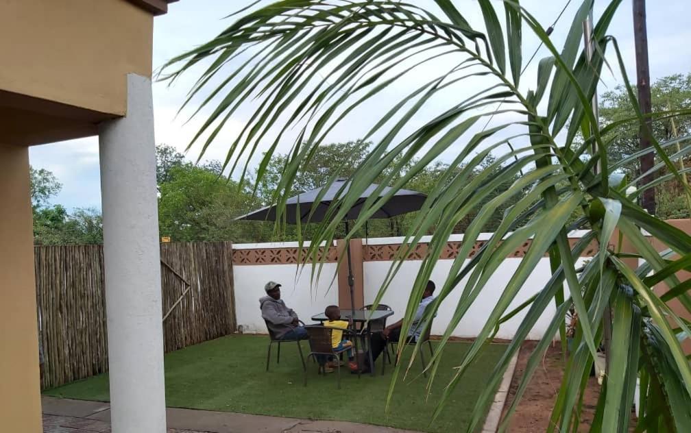 Top Stay Inn Kasane Exterior foto