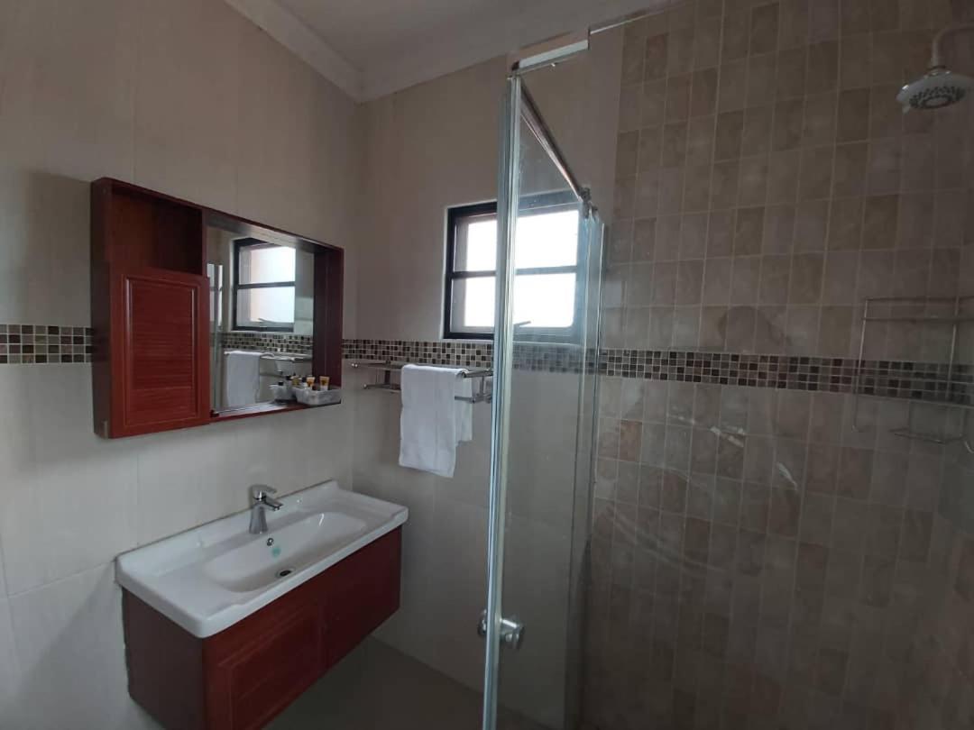 Top Stay Inn Kasane Exterior foto