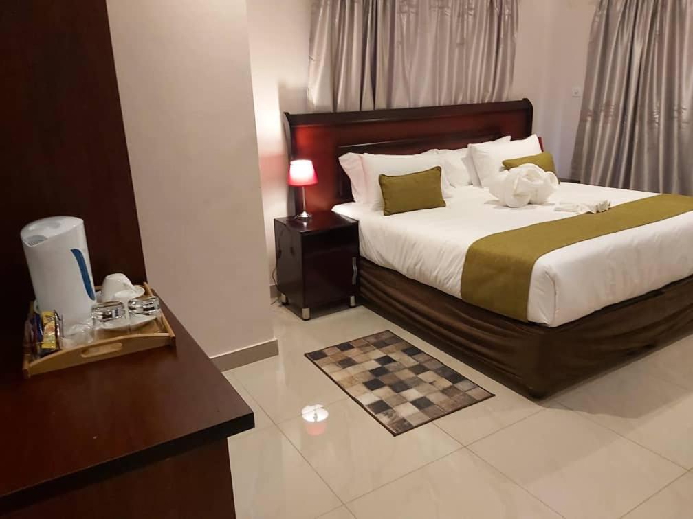 Top Stay Inn Kasane Exterior foto