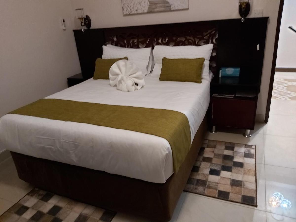 Top Stay Inn Kasane Exterior foto