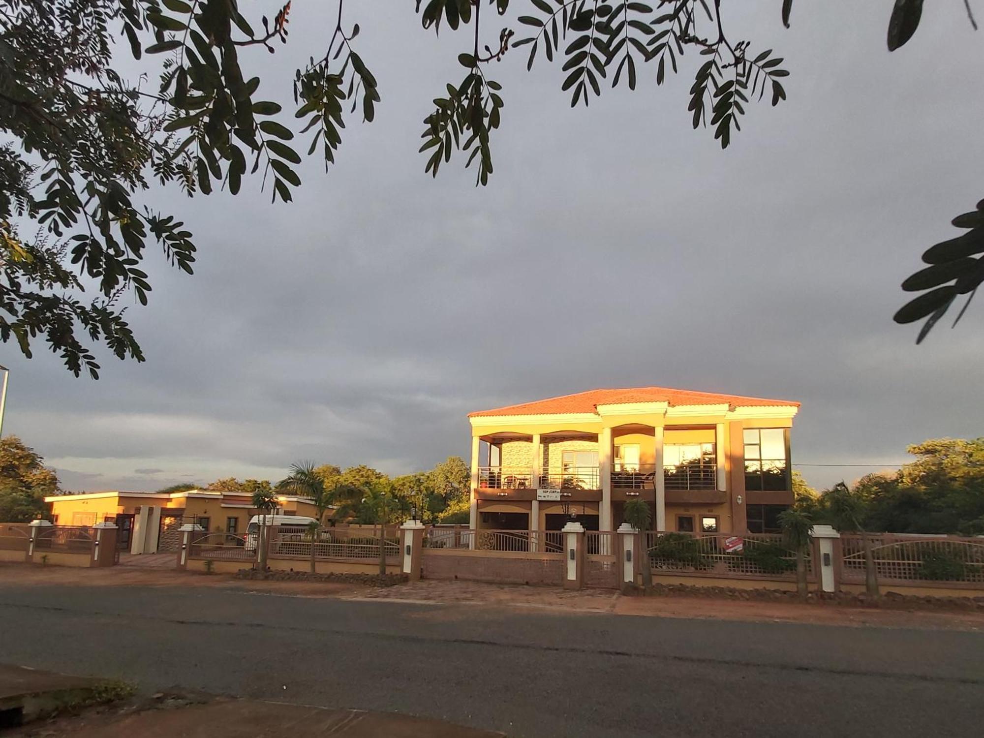 Top Stay Inn Kasane Exterior foto